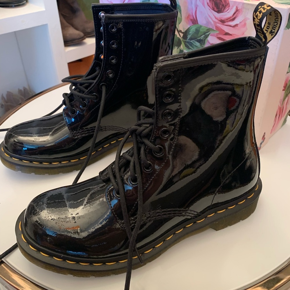 1460 Women’s Patent Leather Lace Up Boots